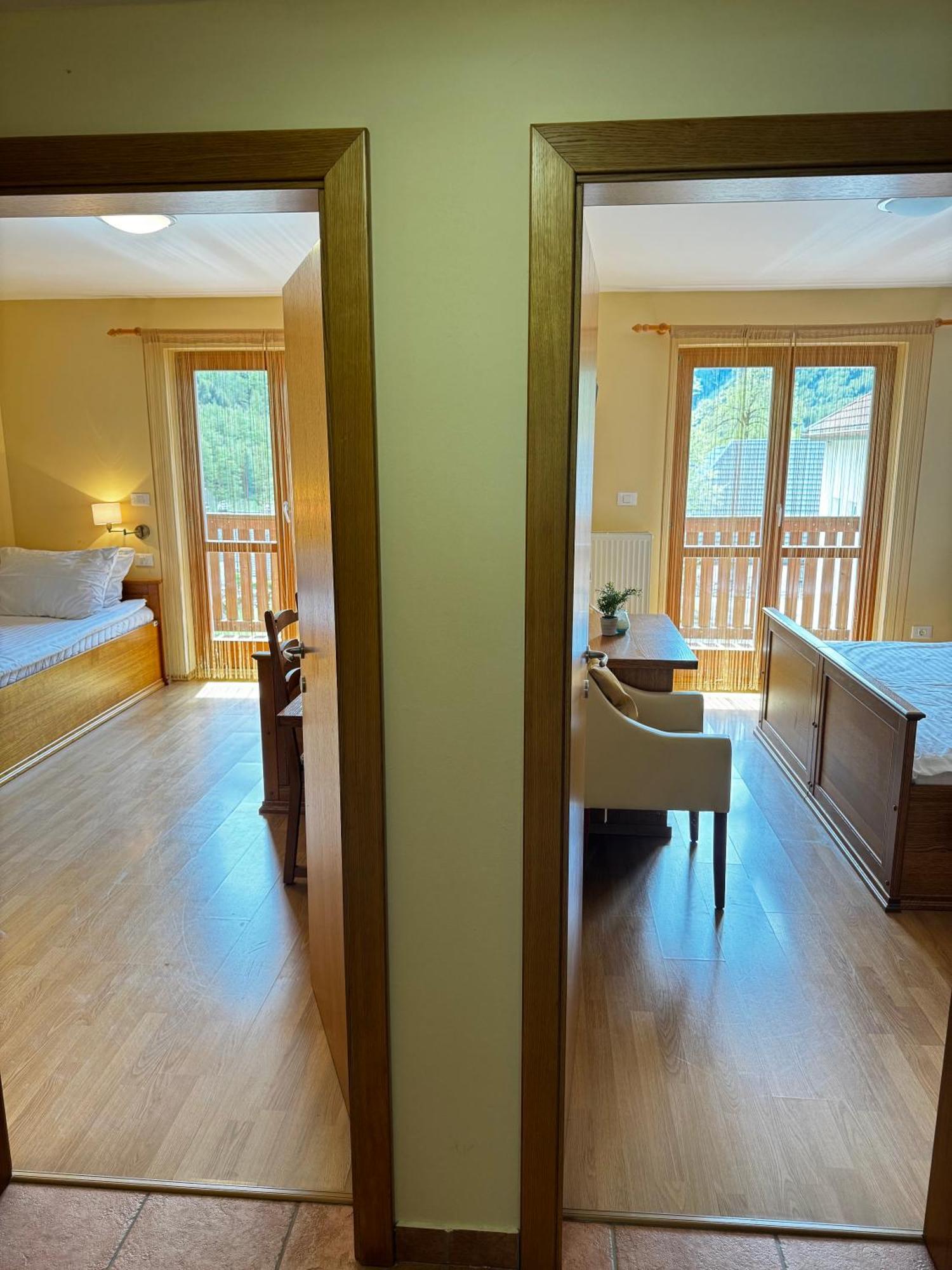 Hotel Alpine Log pod Mangartom Luaran gambar